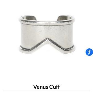 The 2 Bandits Venus Cuff in Silver